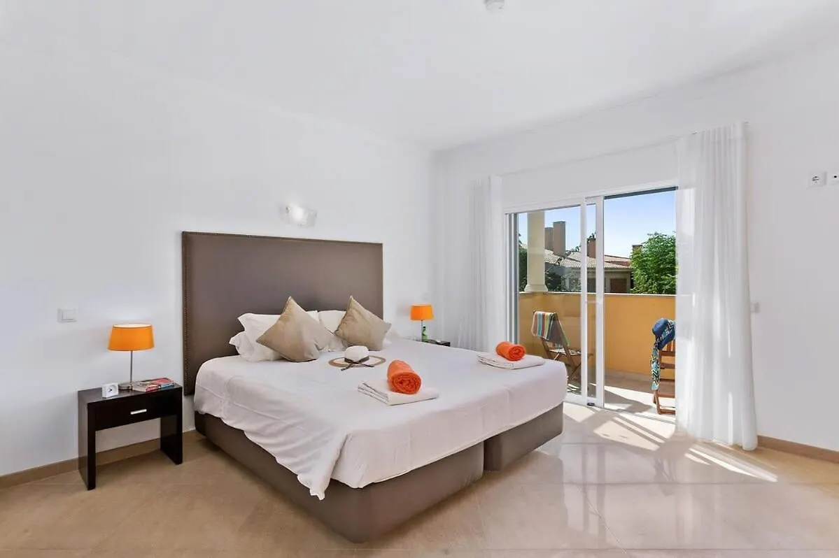 Villa Helene Norvilla: Luxury Retreat with Heated Pool Near Gale Beach Guia  Guia (Faro)