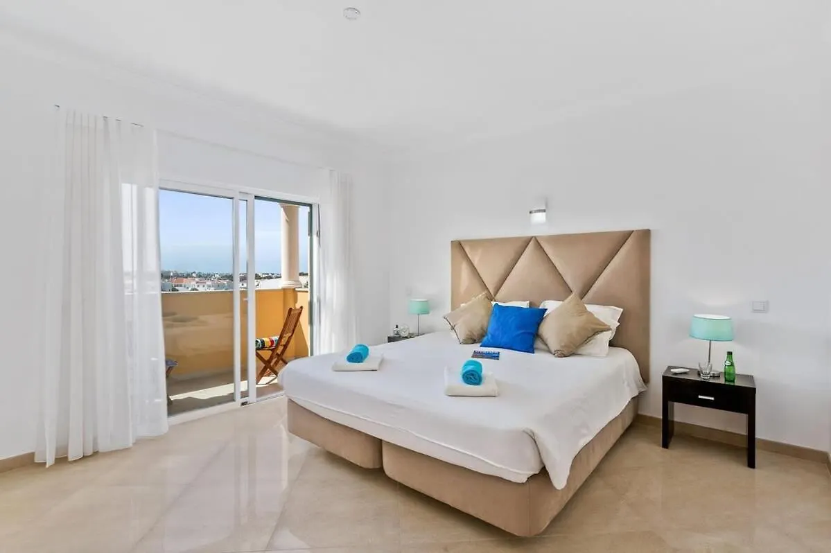 Villa Helene Norvilla: Luxury Retreat with Heated Pool Near Gale Beach Guia  0*, Guia (Faro) Portugal