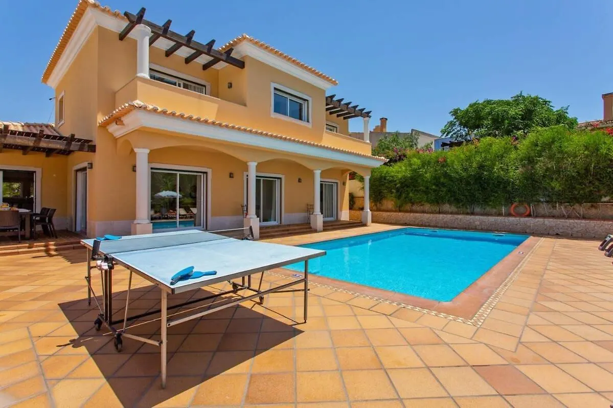 Holiday home Villa Helene Norvilla: Luxury Retreat with Heated Pool Near Gale Beach Guia