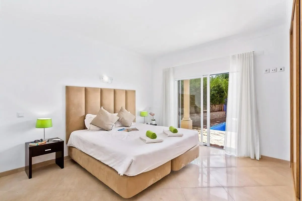 Holiday home Villa Helene Norvilla: Luxury Retreat with Heated Pool Near Gale Beach Guia