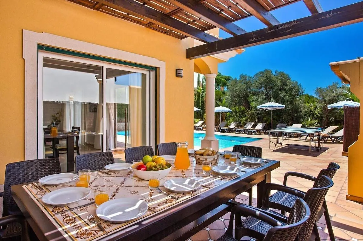 Villa Helene Norvilla: Luxury Retreat with Heated Pool Near Gale Beach Guia  Holiday home